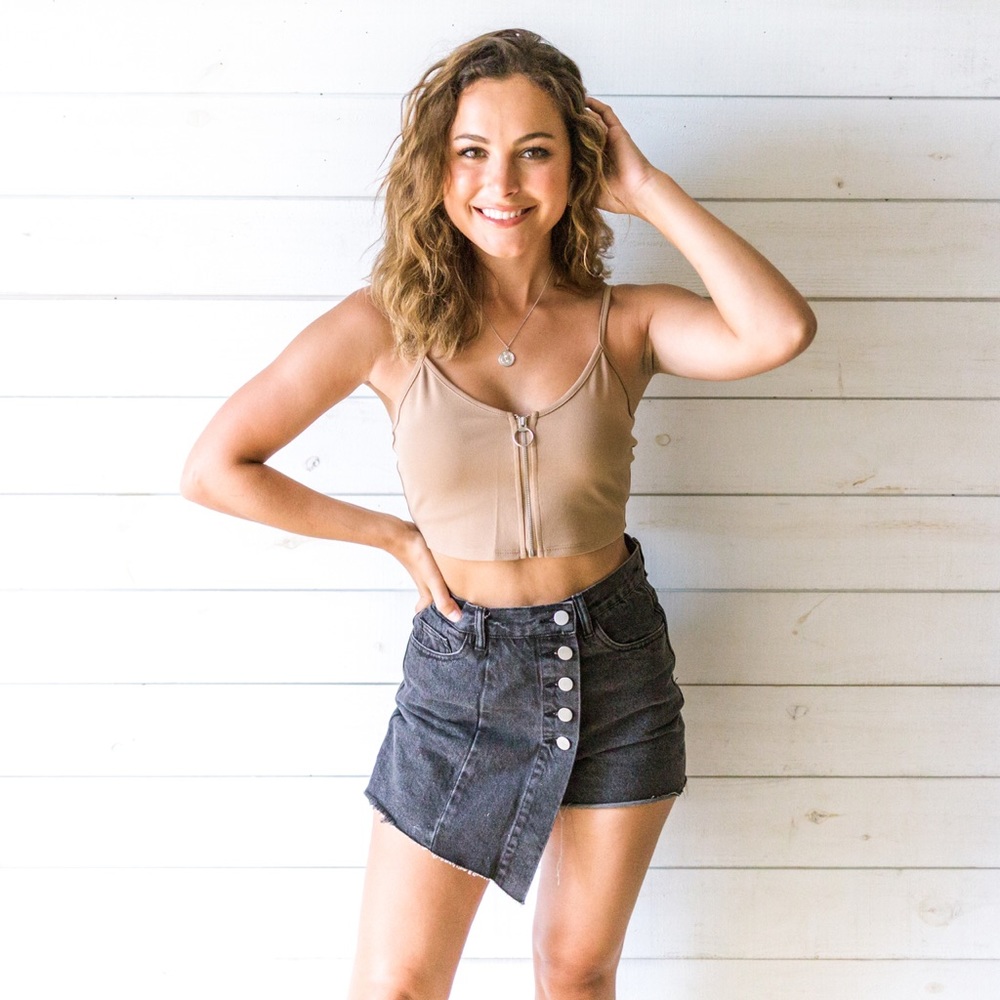 NWT 💎🛍🛬New! Tan crop top spaghetti strap zipper